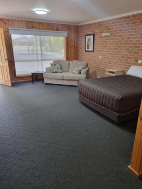 Гостиница Country Roads Motor Inn Naracoorte  Наракоорт